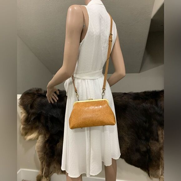 Embossed Rose Handmade Cowhide Leather Push-lock Handbag Includes Small Clutch - Picture 8 of 16